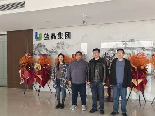 Ultime notizie aziendali su Delegation from Kazakhstan Visits Shandong Lanjing Building & Construction Co., Ltd. Factory