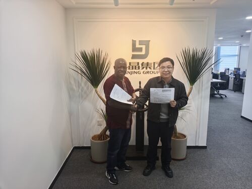 Ultime notizie aziendali su Blue Crystal Group Firma Accordo con Cliente Zimbabwese per Progetto Chiesa