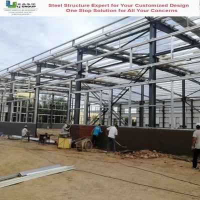 अच्छी कीमत ग्लास ऊन/रॉक ऊन/पीयू विकल्पों के साथ अछूता इस्पात संरचना कार्यशाला गोदाम ऑनलाइन